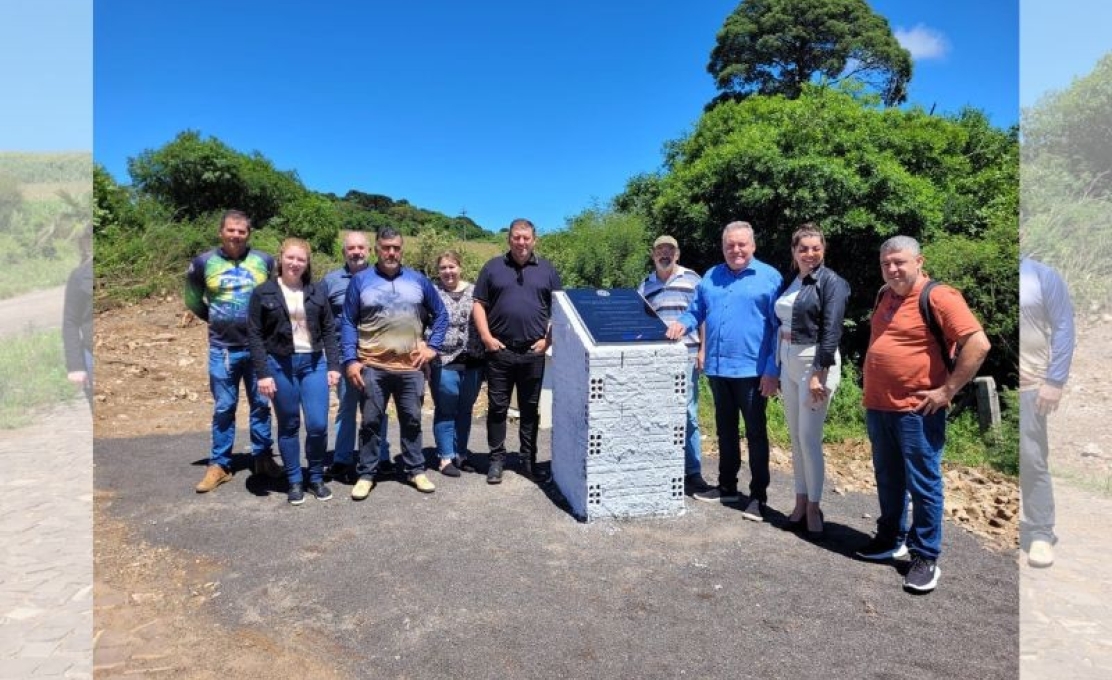 Bandiera e Lio inauguram primeira pavimentação da estrada do Travessão