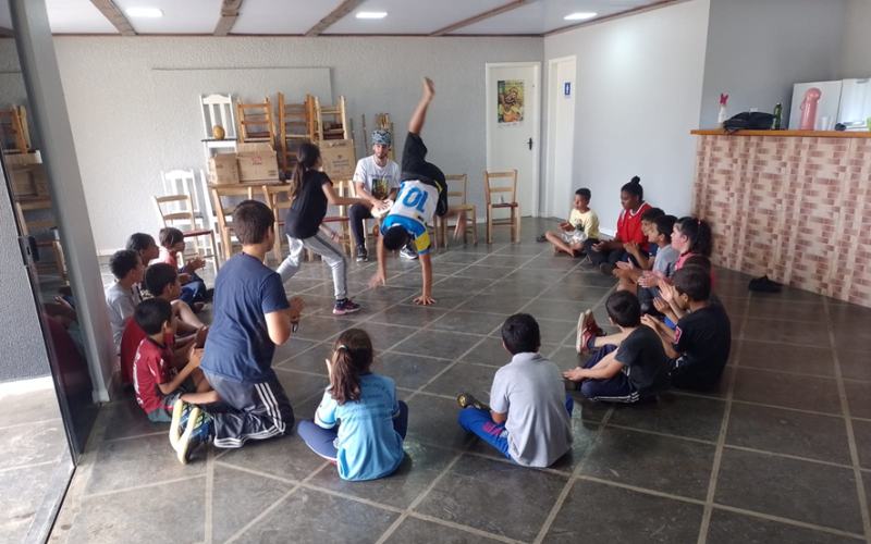 Oficina de Capoeira para crianças e adolescentes do SCFV