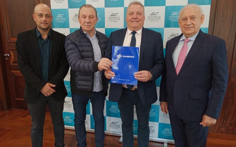 Bandiera assina convênio com a Sanepar para obras de distribuição de água no Pedregulho