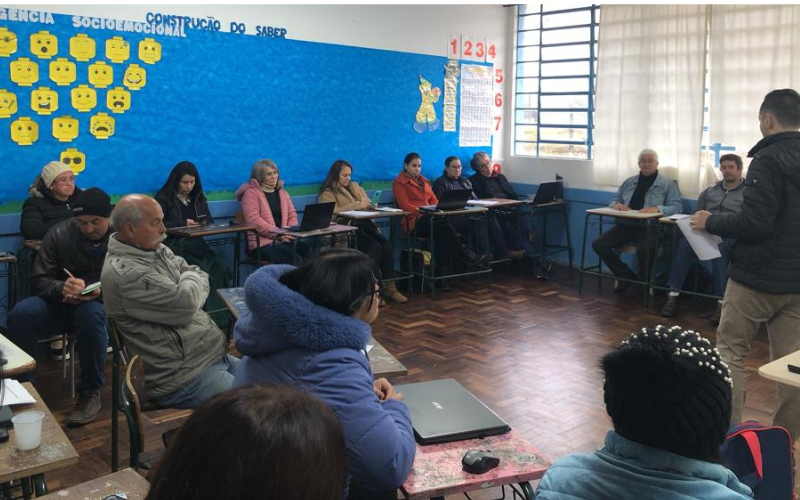 Profissionais da educação municipal têm dia de formação continuada