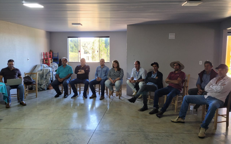Cel. Domingos Soares apresenta projeto de produção de mandioca