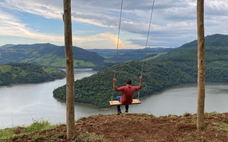 Barra do Iratim ganha mirante com balanço “infinito”